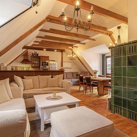 Apartament Historicky Dum U Lazni Trzeboń Zewnętrze zdjęcie