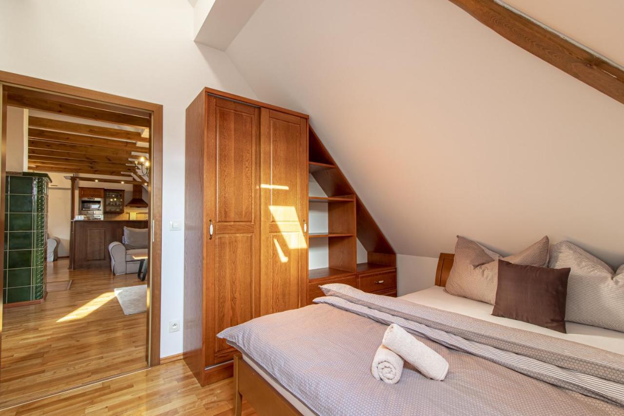 Apartament Historicky Dum U Lazni Trzeboń Zewnętrze zdjęcie