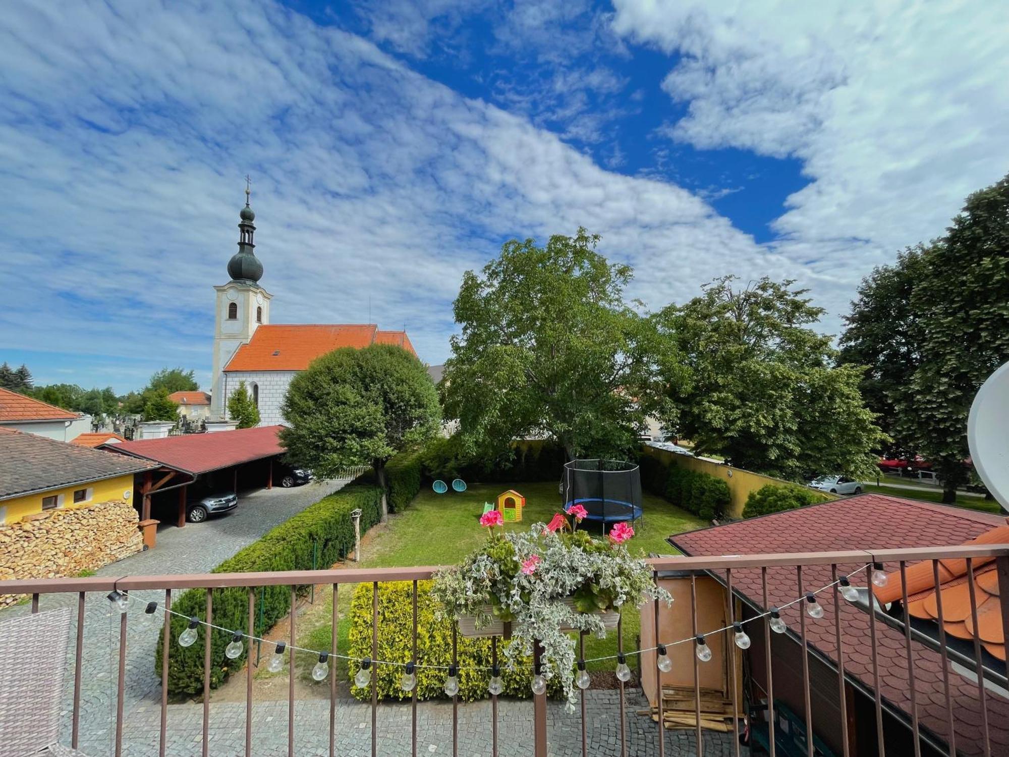 Apartament Historicky Dum U Lazni Trzeboń Zewnętrze zdjęcie