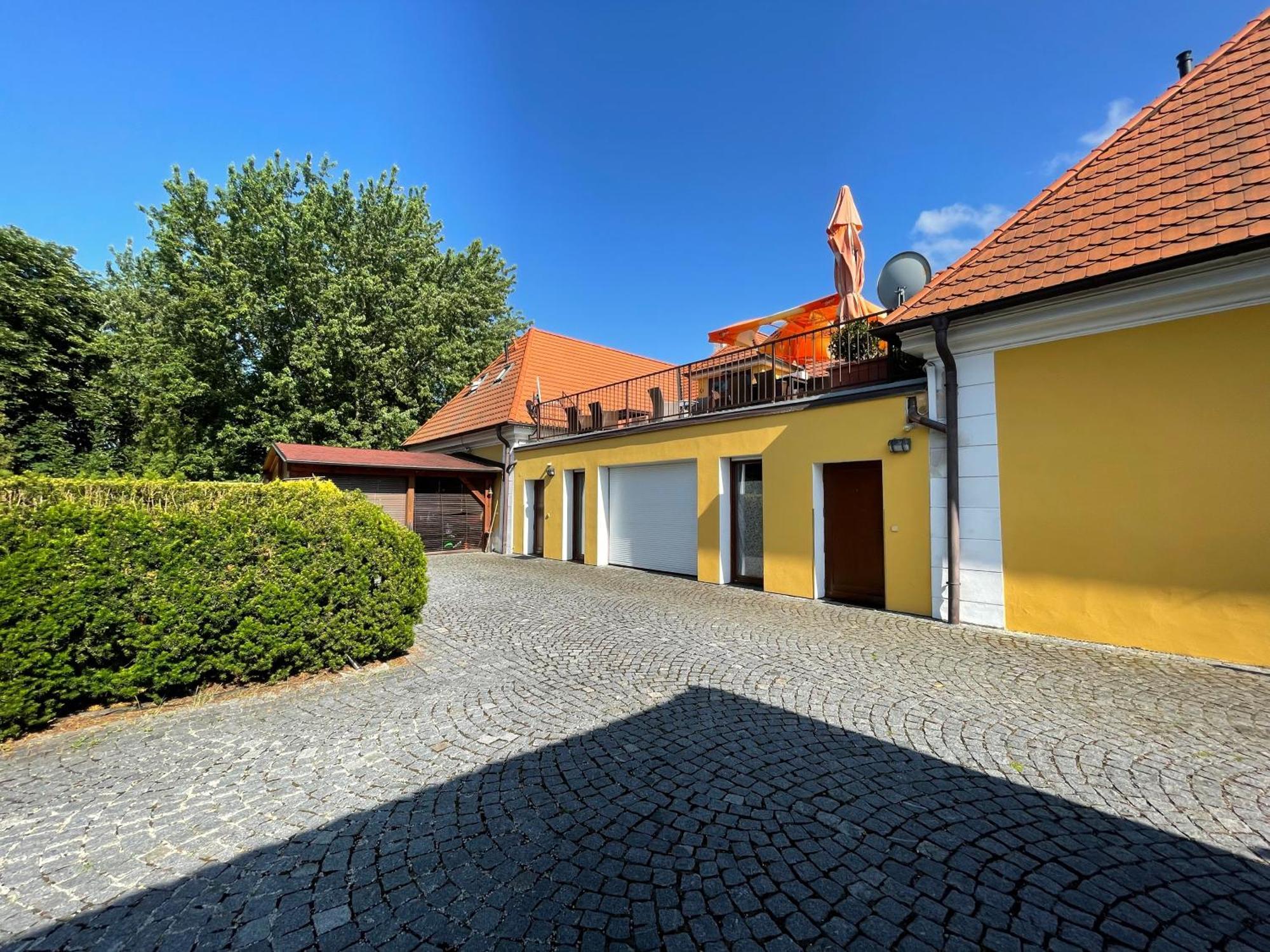 Apartament Historicky Dum U Lazni Trzeboń Zewnętrze zdjęcie