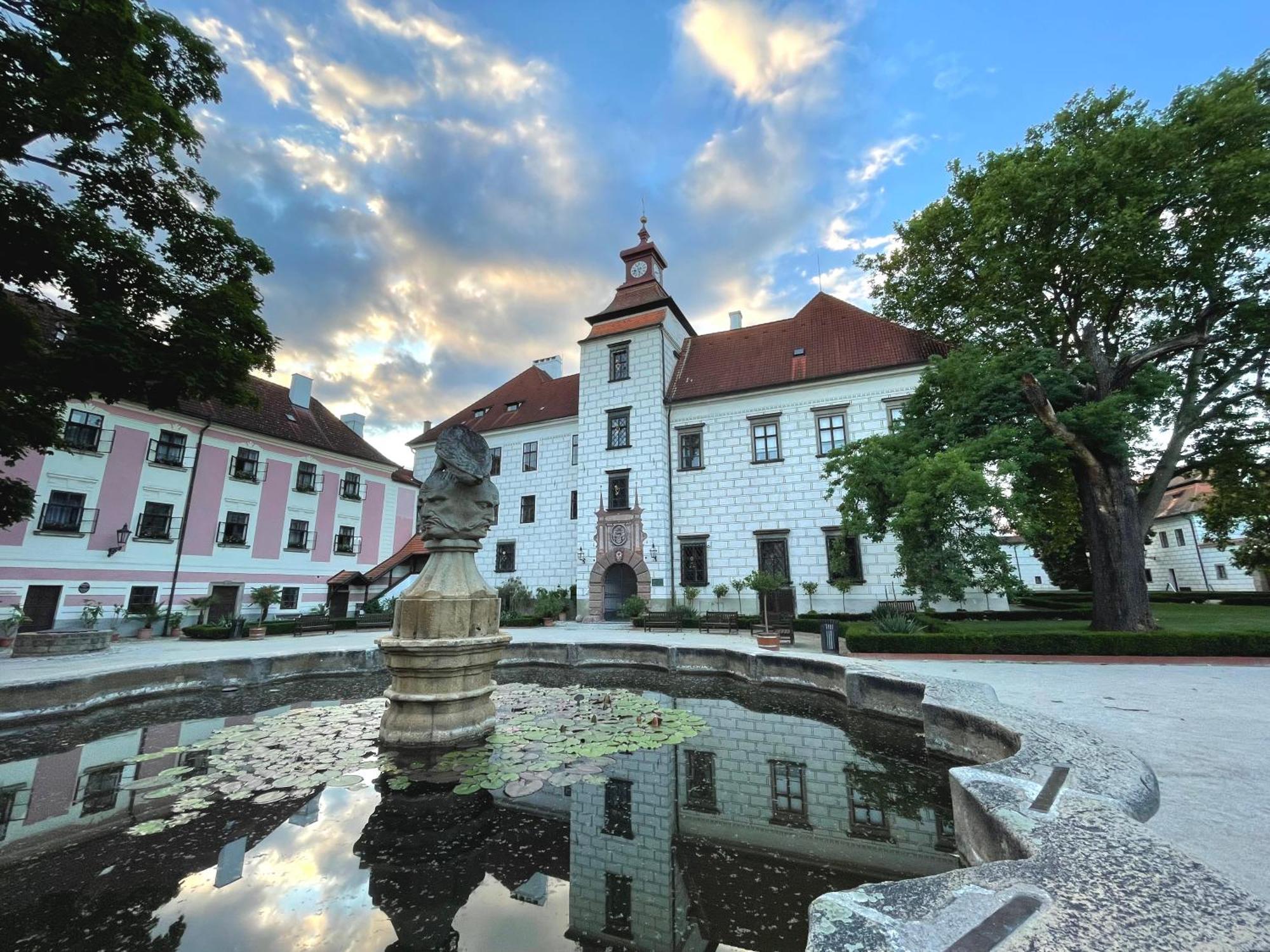 Apartament Historicky Dum U Lazni Trzeboń Zewnętrze zdjęcie