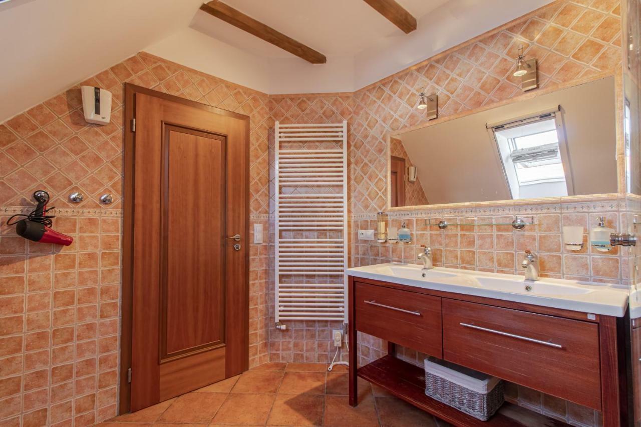 Apartament Historicky Dum U Lazni Trzeboń Zewnętrze zdjęcie
